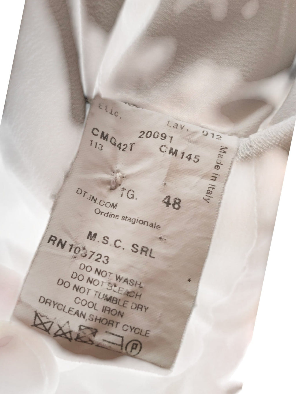 Traje Vintage Armani Collezioni 2 Piezas Chaqueta y Falda Jacquard Beige Mariposas Talla 44/48.