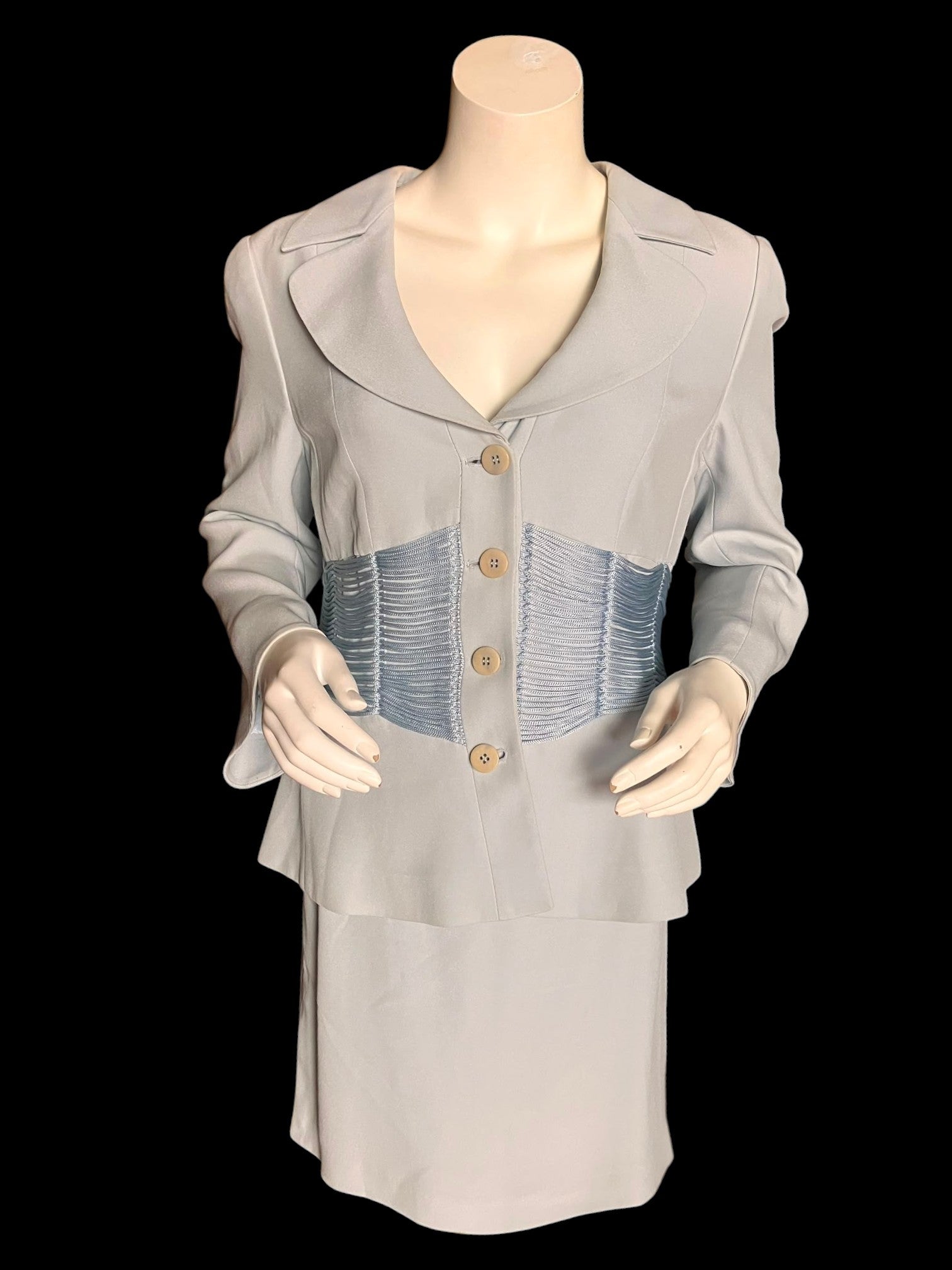 Traje Armani Collezioni Vintage 2004 Azul Hielo Talla 46 IT / L | Falda + Blazer Corsé
2