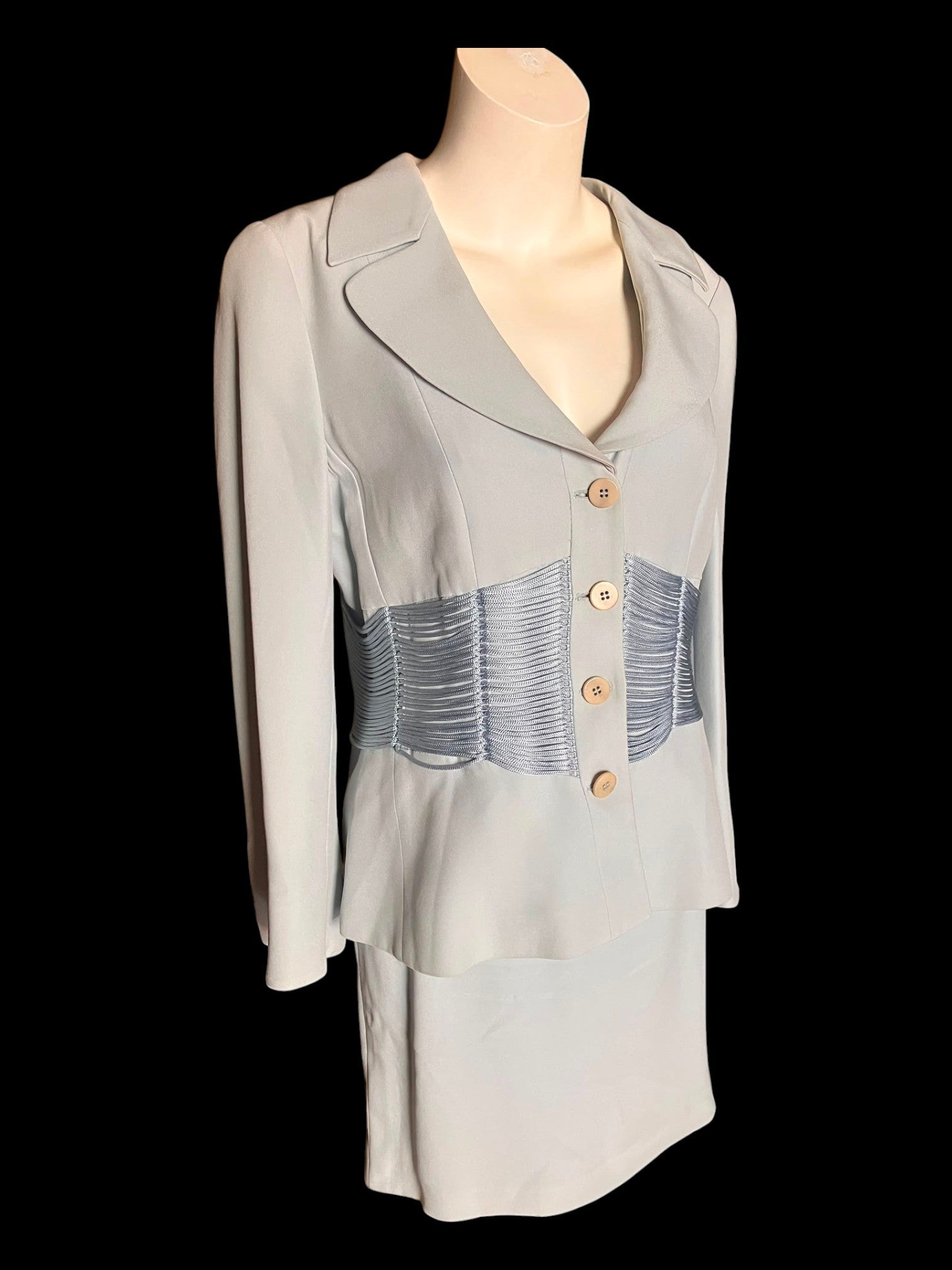 Traje Armani Collezioni Vintage 2004 Azul Hielo Talla 46 IT / L | Falda + Blazer Corsé
2